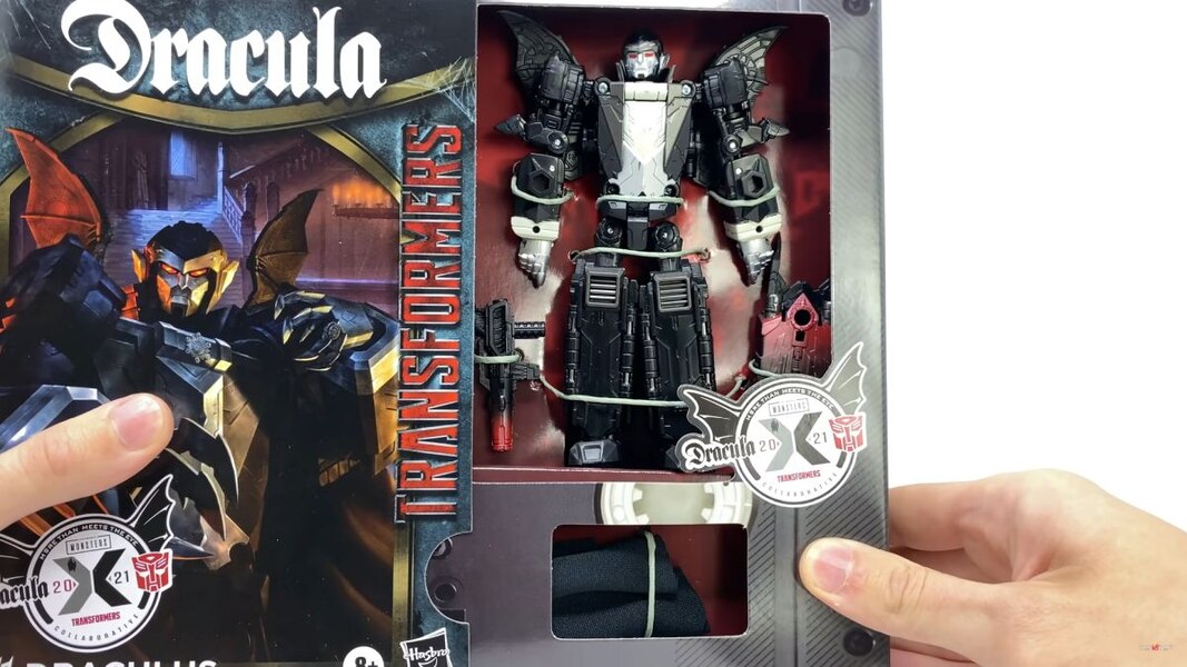 Transformers X Dracula Universal Monsters Draculus In Hand  (10 of 42)